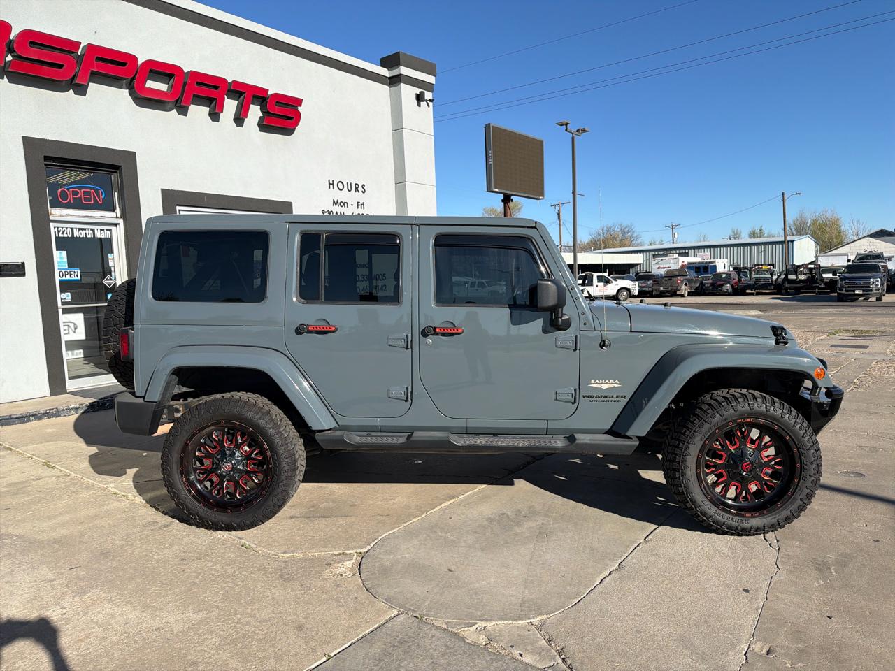 Jeep Wrangler Unlimited Sahara 4WD 2014