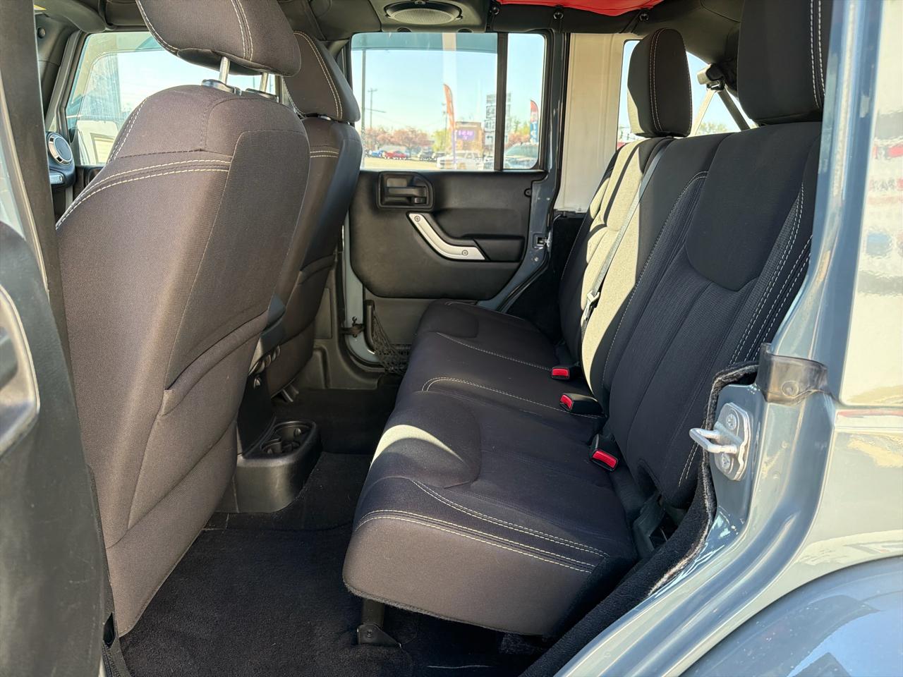 Jeep Wrangler Unlimited Sahara 4WD 2014