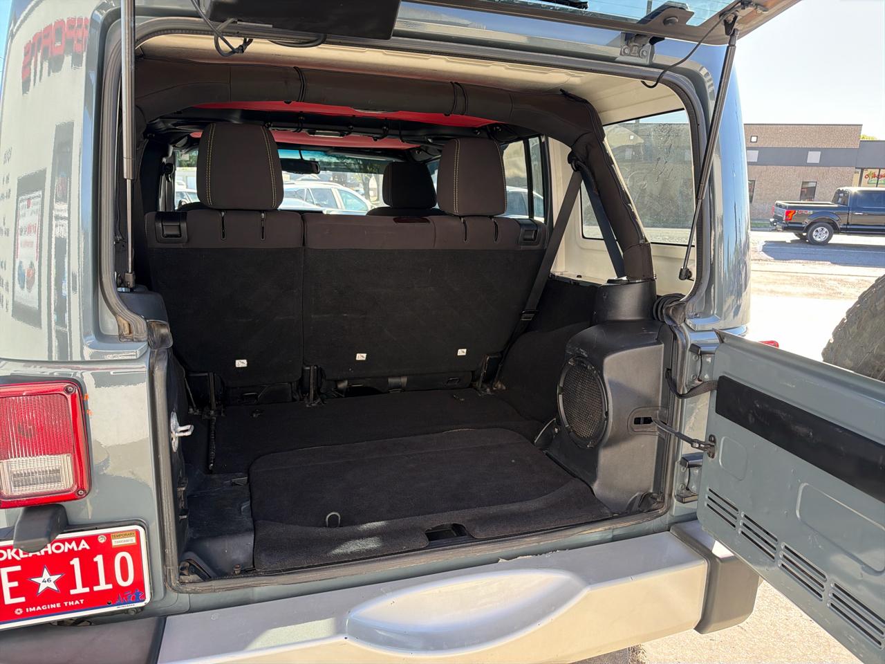 Jeep Wrangler Unlimited Sahara 4WD 2014