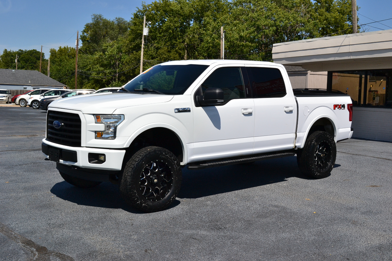 2016 Ford F-150 FX4 photo 2