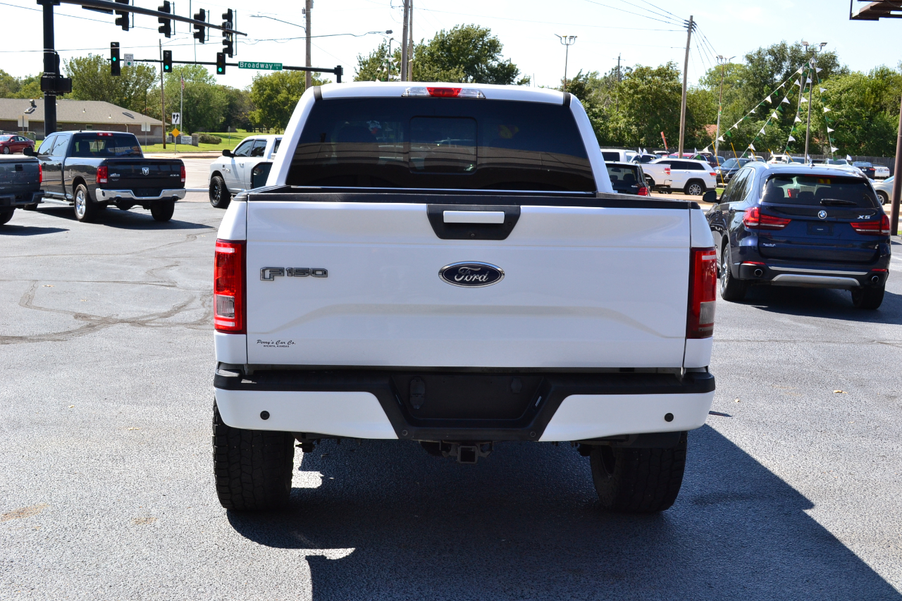 2016 Ford F-150 FX4 photo 8