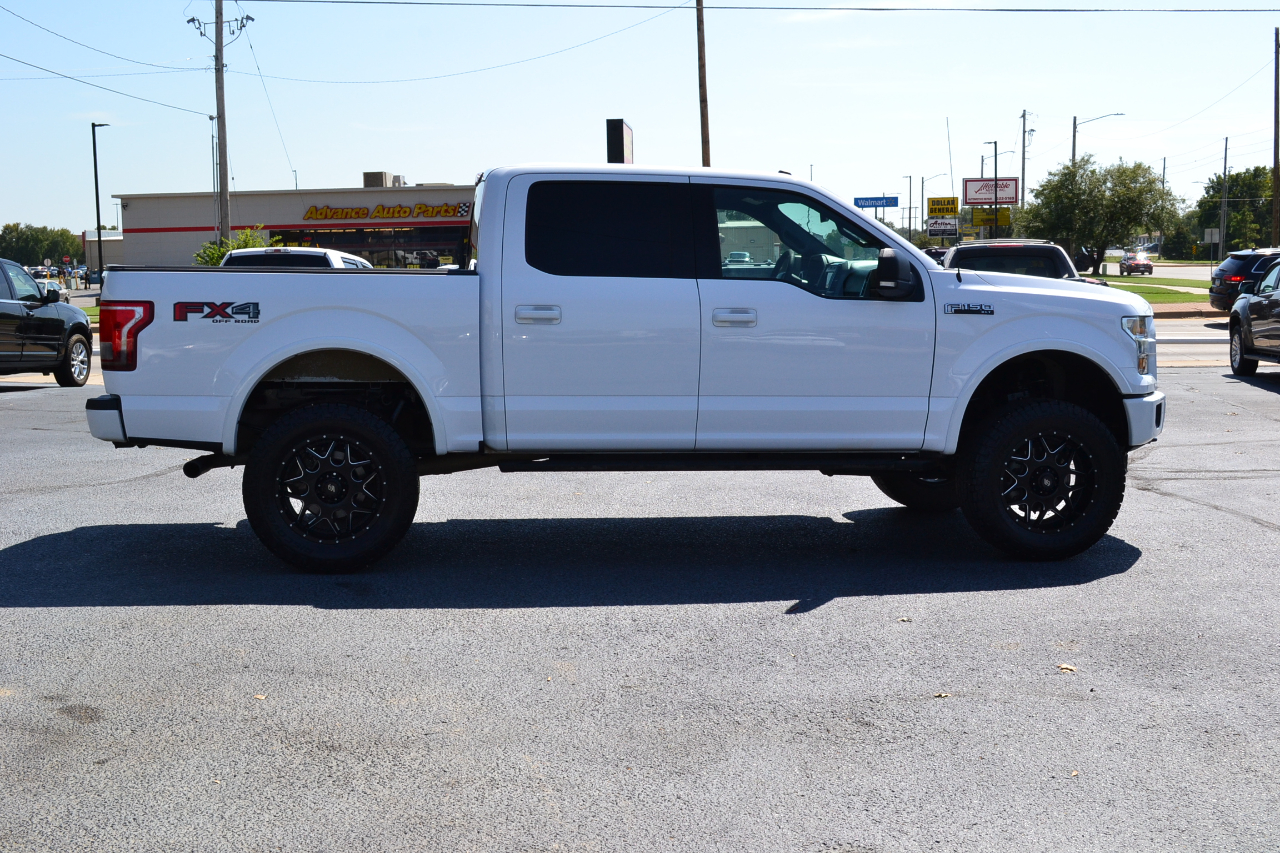 2016 Ford F-150 FX4 photo 12