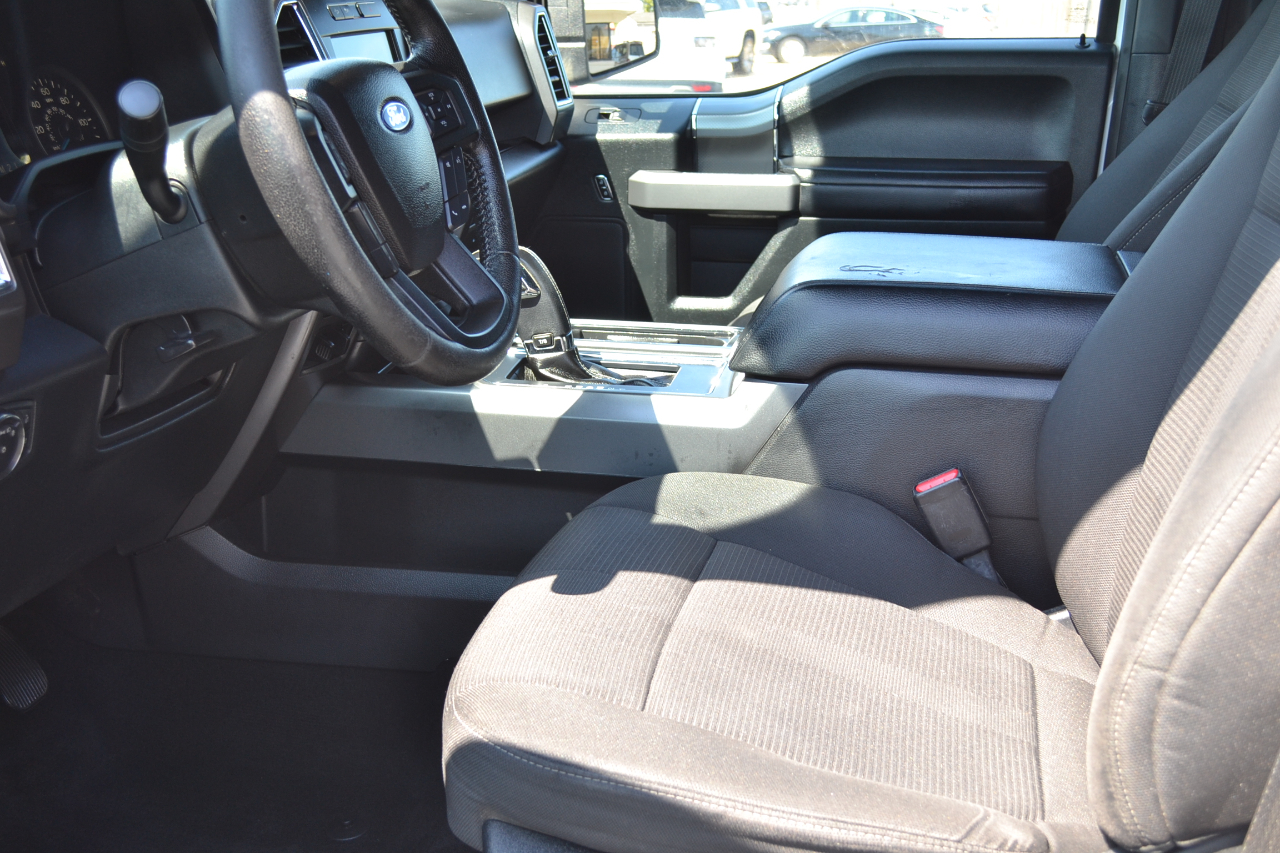2016 Ford F-150 FX4 photo 16