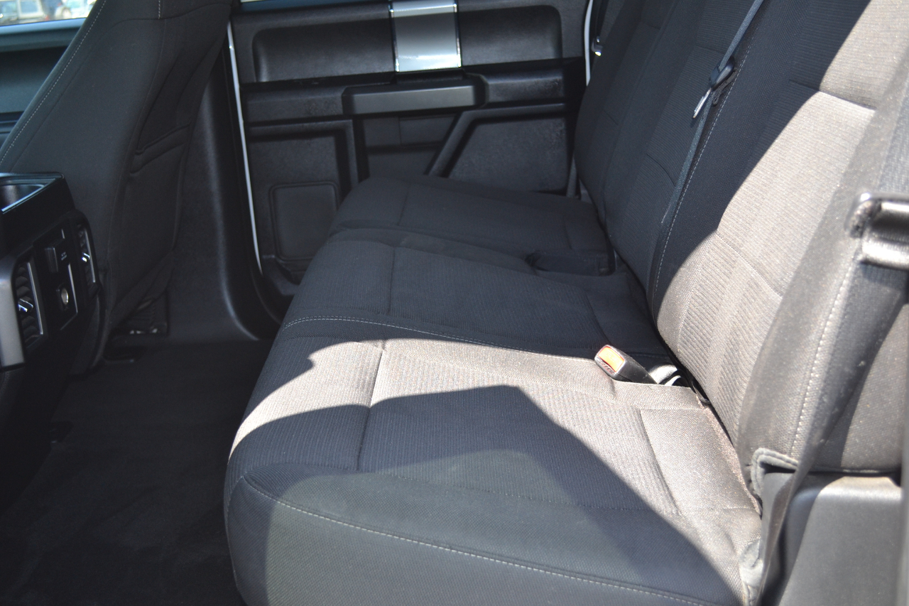 2016 Ford F-150 FX4 photo 18