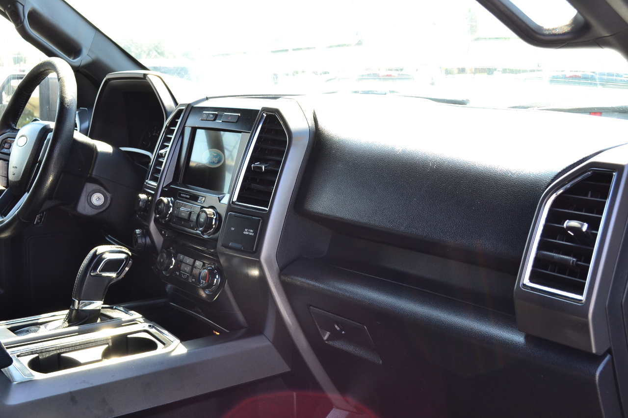 2016 Ford F-150 FX4 photo 20