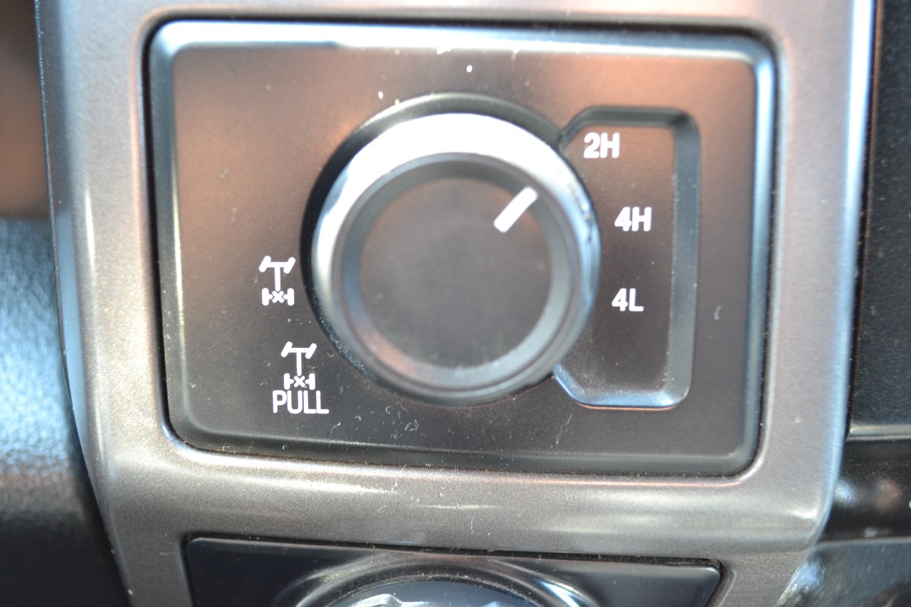 2016 Ford F-150 FX4 photo 27