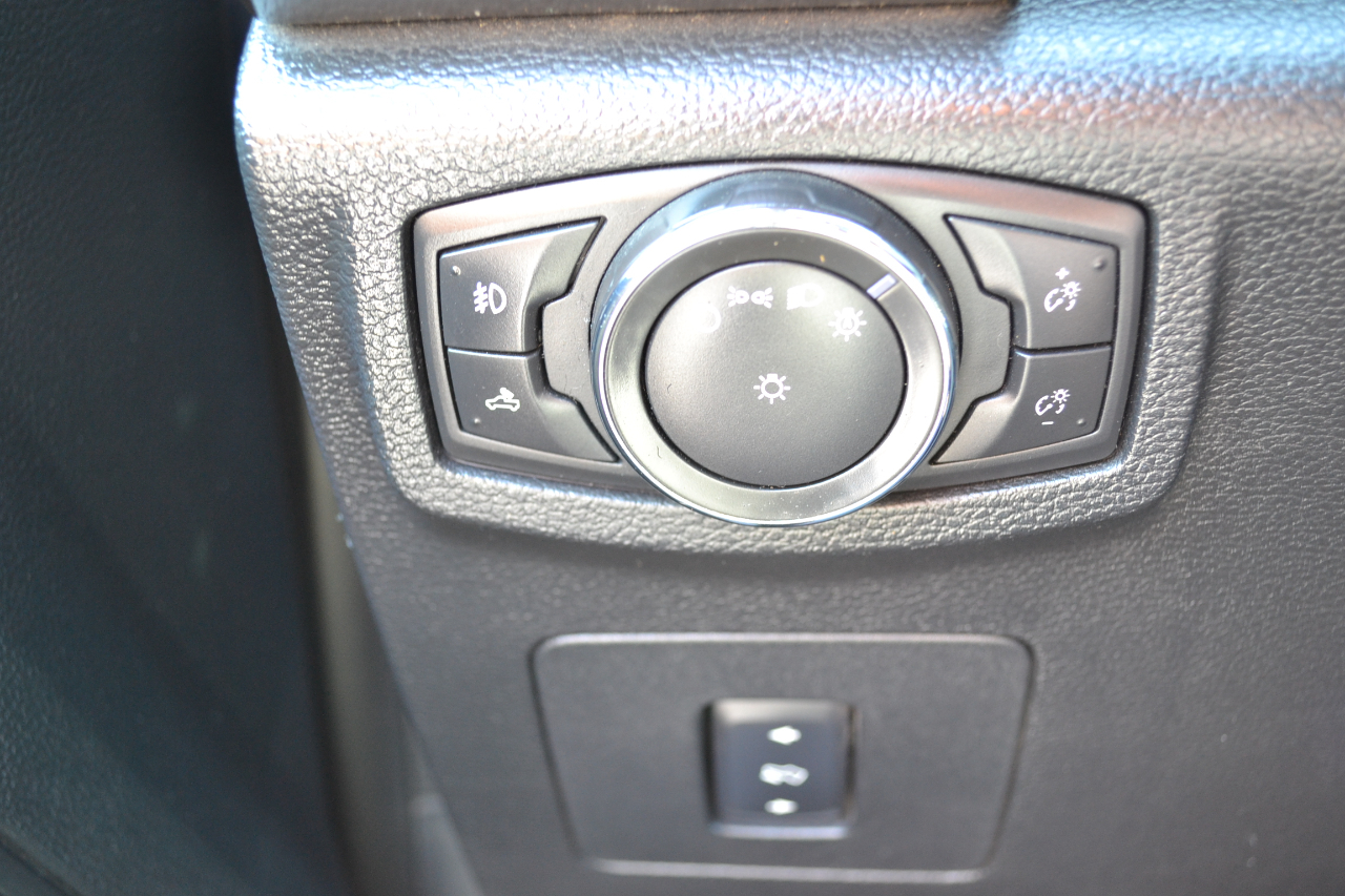 2016 Ford F-150 FX4 photo 34