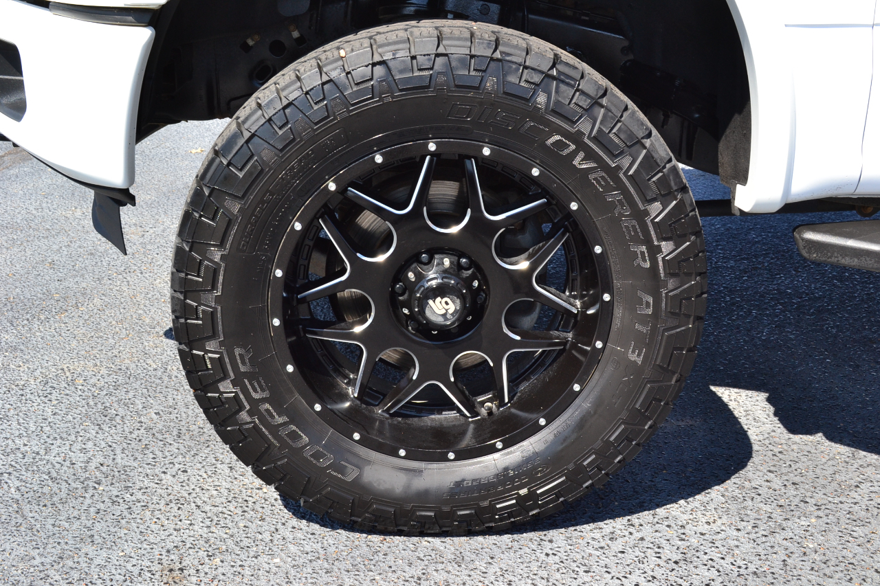 2016 Ford F-150 FX4 photo 40
