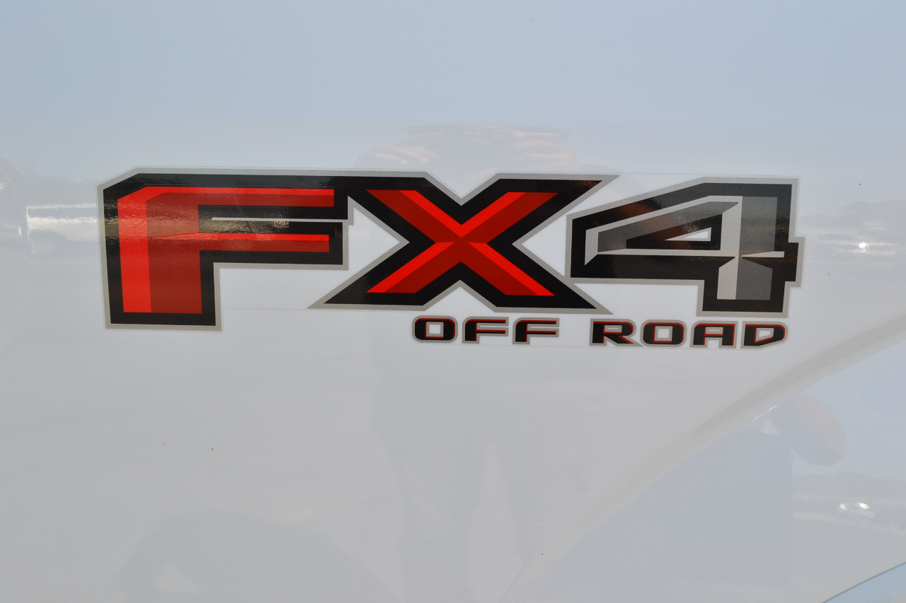 2016 Ford F-150 FX4 photo 42
