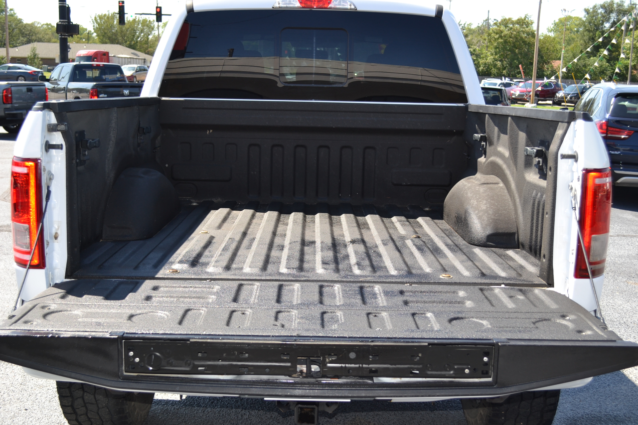 2016 Ford F-150 FX4 photo 43