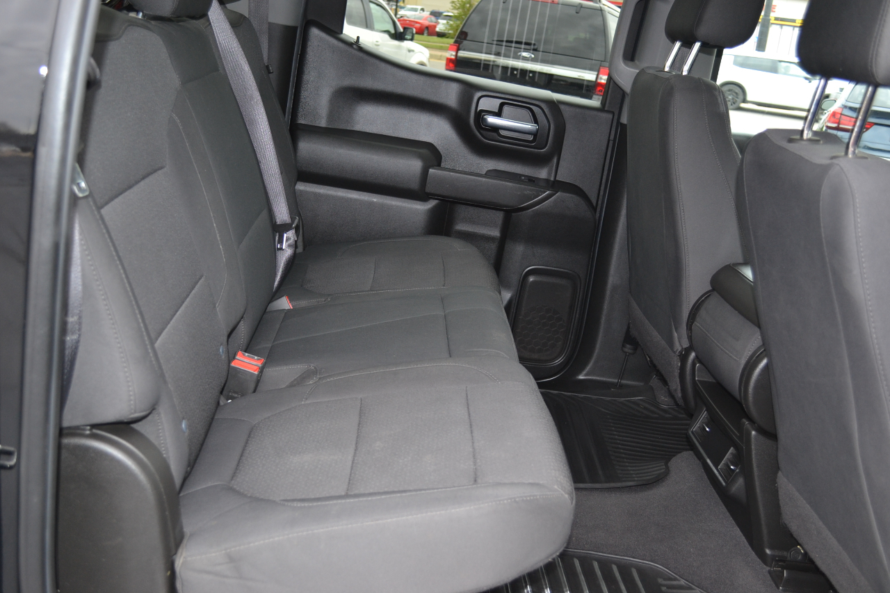 Chevrolet Silverado 1500 Custom Trail Boss Crew Cab Short Box 4WD 2020 Chevrolet Silverado 1500 Custom Trail Boss Crew Cab Short Box 4WD 2020