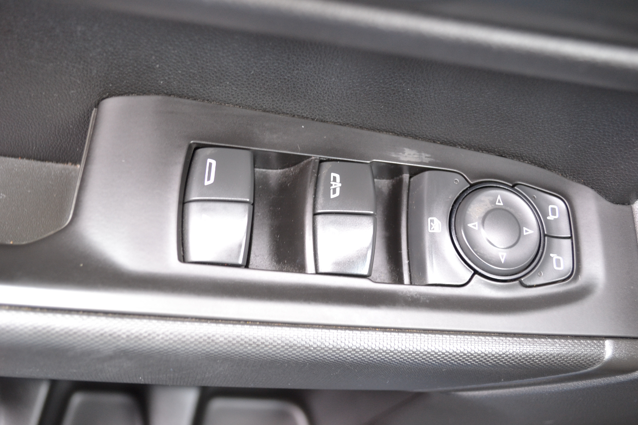 Chevrolet Silverado 1500 Custom Trail Boss Crew Cab Short Box 4WD 2020 Chevrolet Silverado 1500 Custom Trail Boss Crew Cab Short Box 4WD 2020