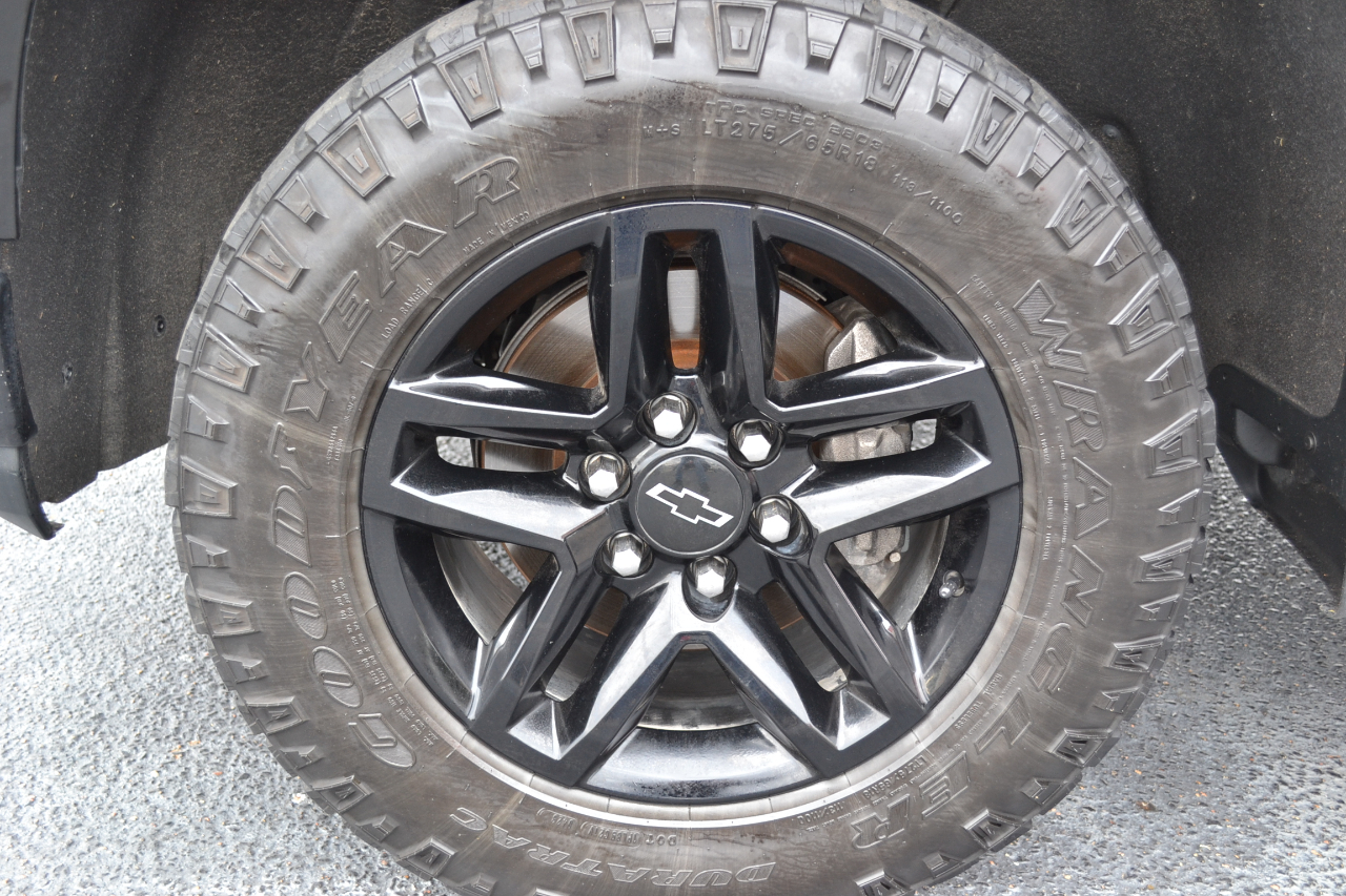 Chevrolet Silverado 1500 Custom Trail Boss Crew Cab Short Box 4WD 2020 Chevrolet Silverado 1500 Custom Trail Boss Crew Cab Short Box 4WD 2020