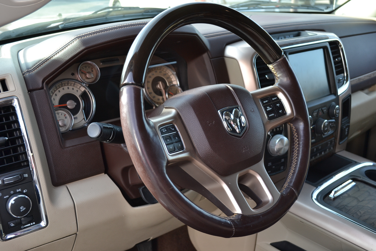 RAM 1500 Longhorn Crew Cab SWB 4WD 2016