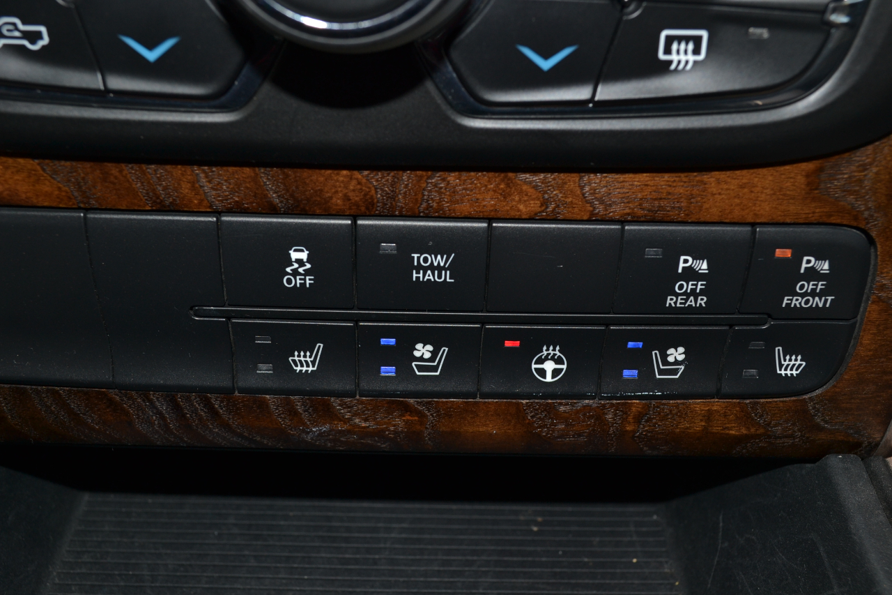 RAM 1500 Longhorn Crew Cab SWB 4WD 2016