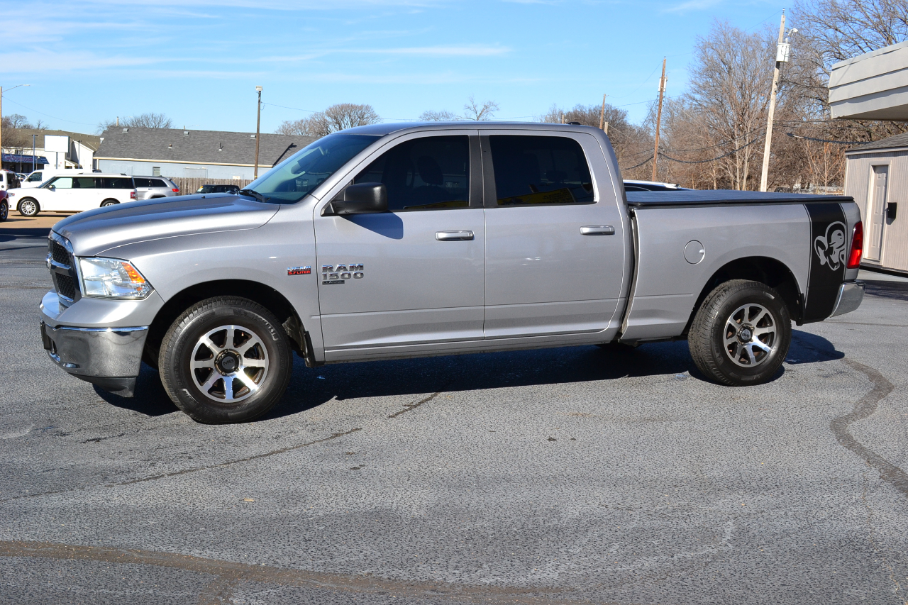 RAM 1500 Classic SLT Crew Cab SWB 2WD 2019