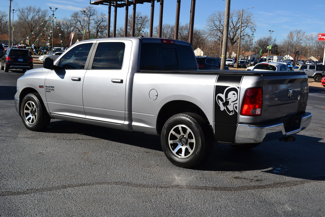RAM 1500 Classic SLT Crew Cab SWB 2WD 2019