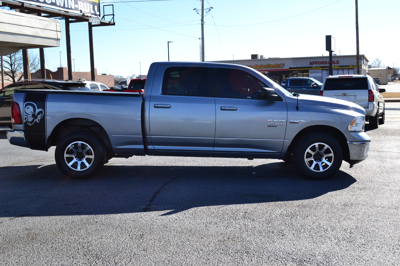 RAM 1500 Classic SLT Crew Cab SWB 2WD 2019