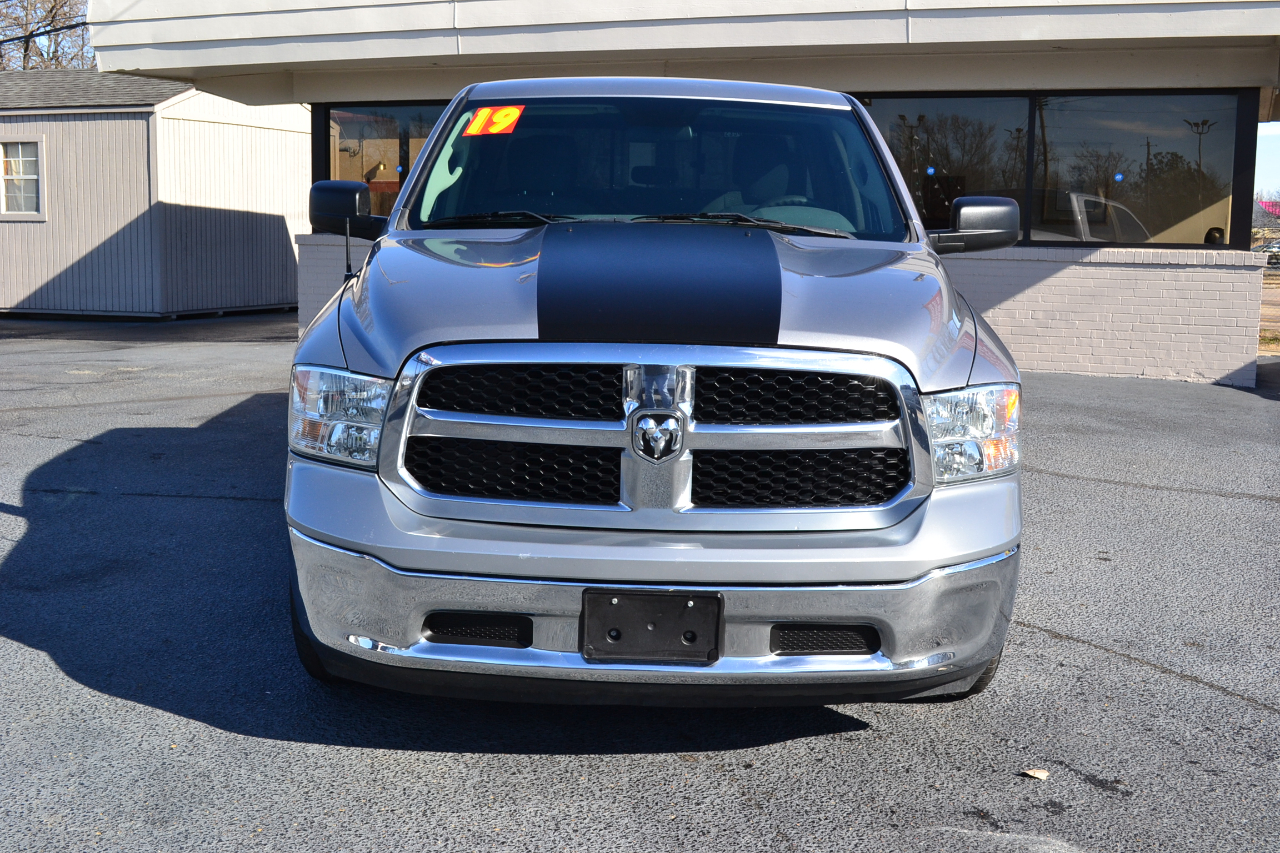 RAM 1500 Classic SLT Crew Cab SWB 2WD 2019