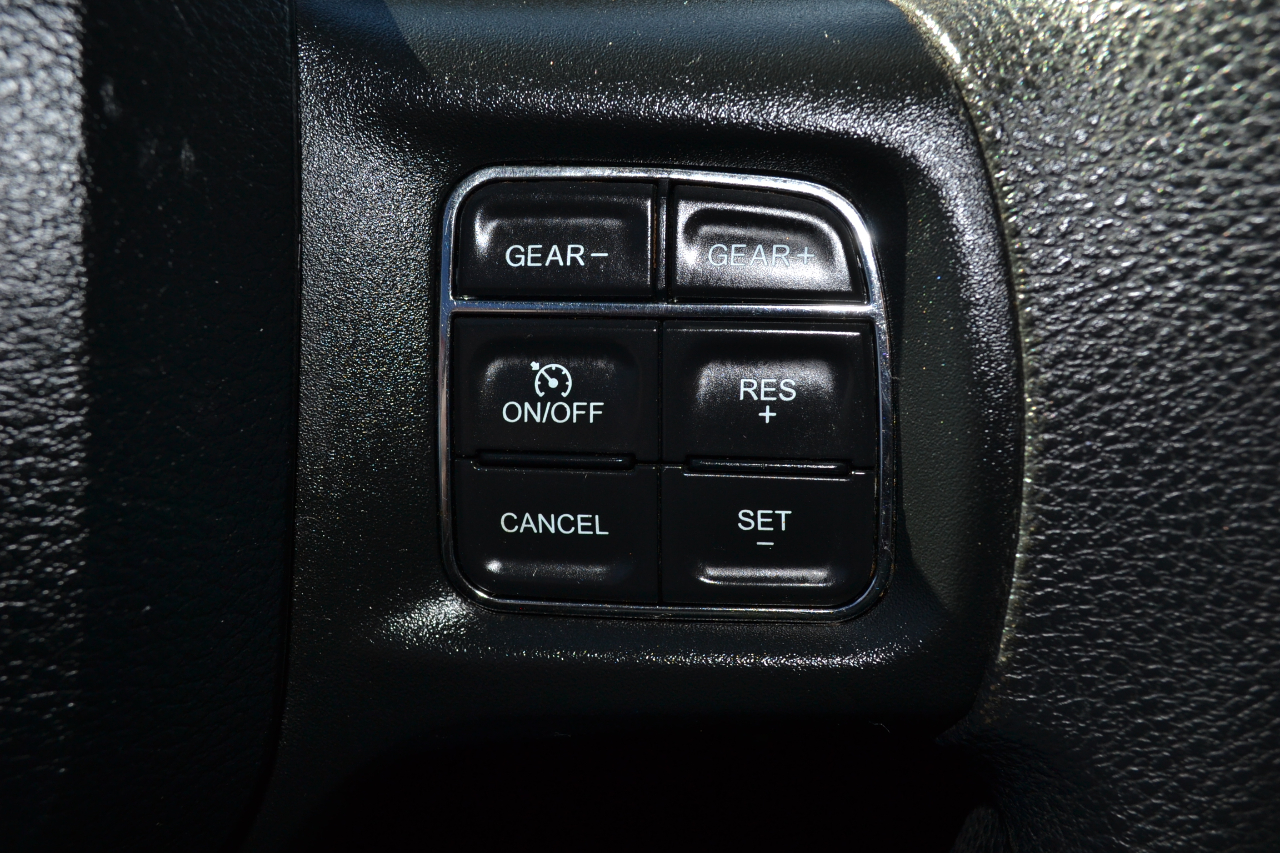 RAM 1500 Classic SLT Crew Cab SWB 2WD 2019