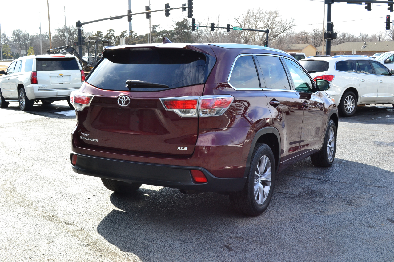Toyota Highlander XLE FWD V6 2014