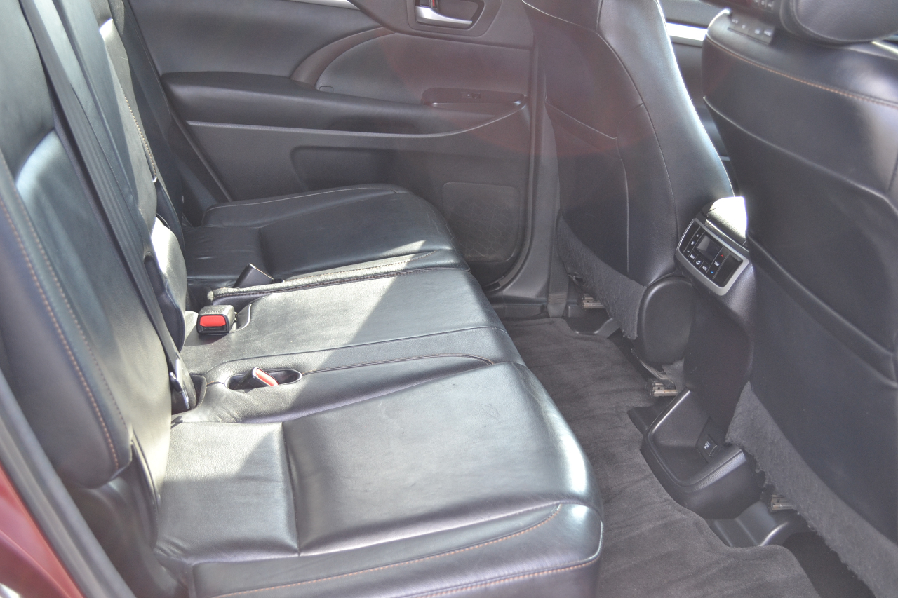 Toyota Highlander XLE FWD V6 2014