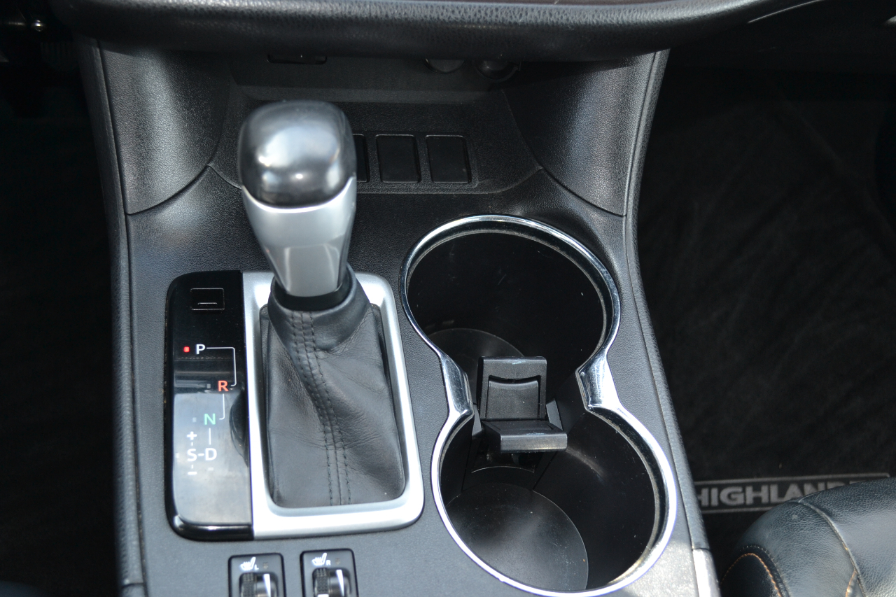 Toyota Highlander XLE FWD V6 2014