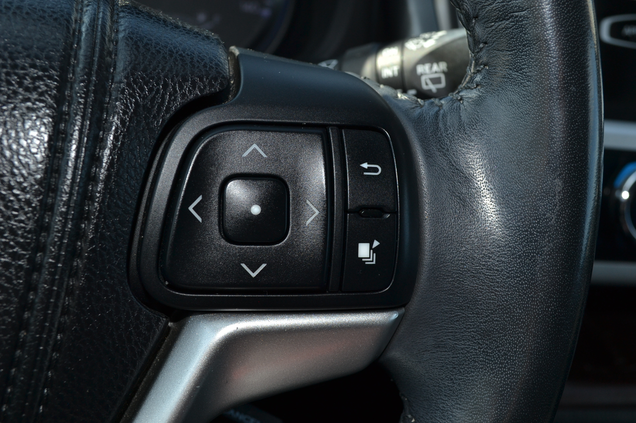 Toyota Highlander XLE FWD V6 2014