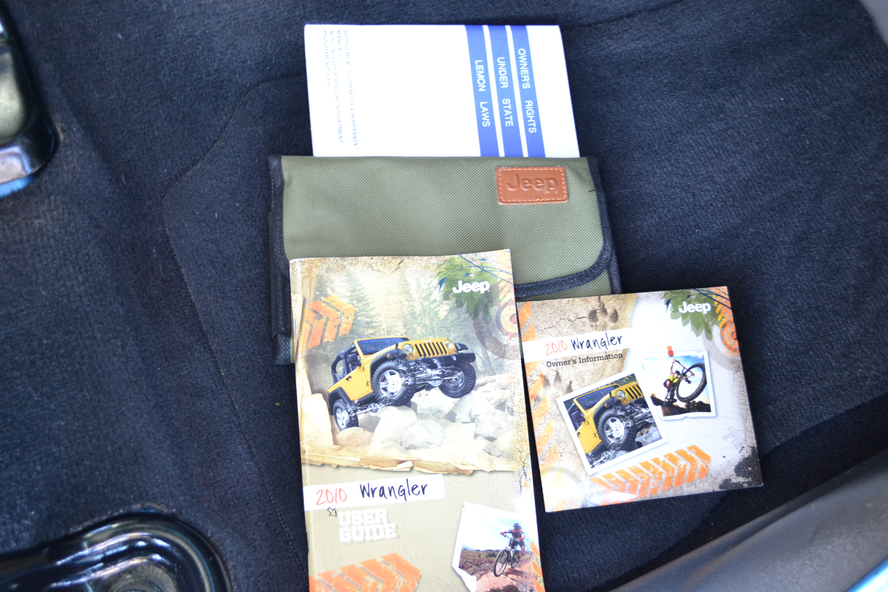 Jeep Wrangler Sport 4WD 2010