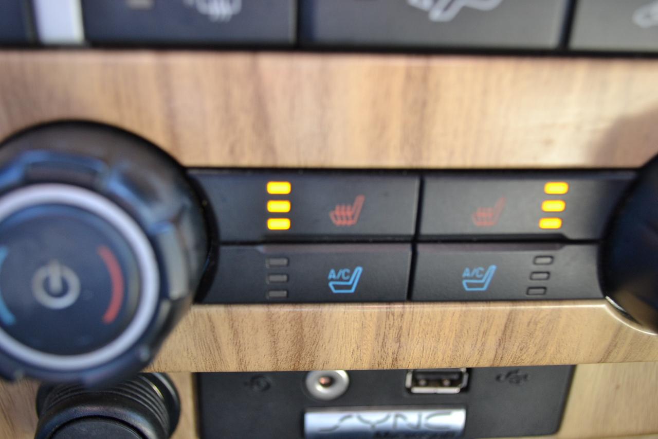 Ford F-150 SuperCrew 150" Lariat 4WD 2011