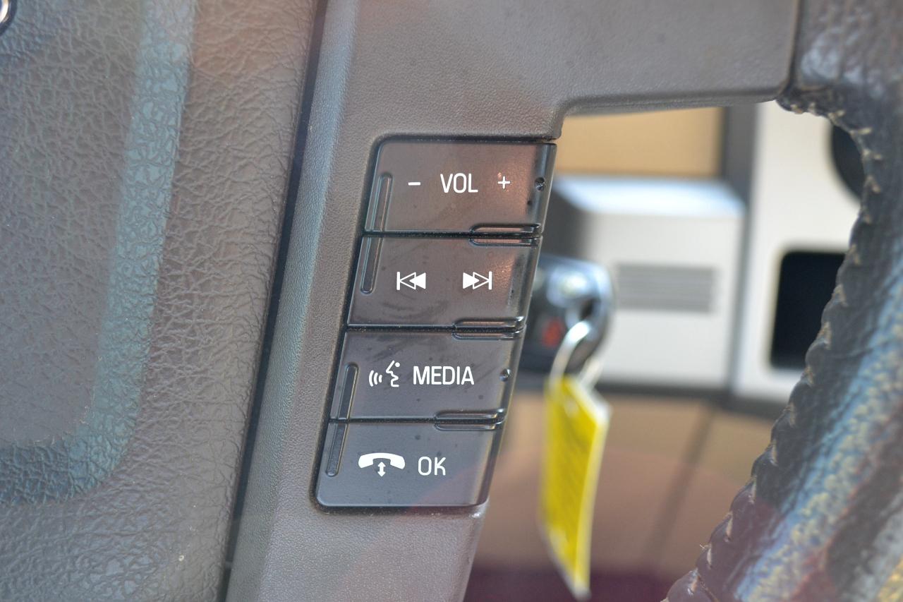 Ford F-150 SuperCrew 150" Lariat 4WD 2011