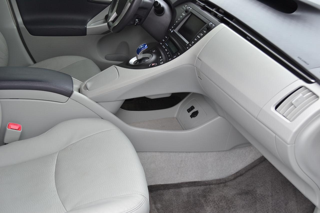 Toyota Prius Prius V 2010