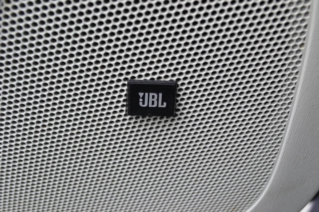 Toyota Prius Prius V 2010