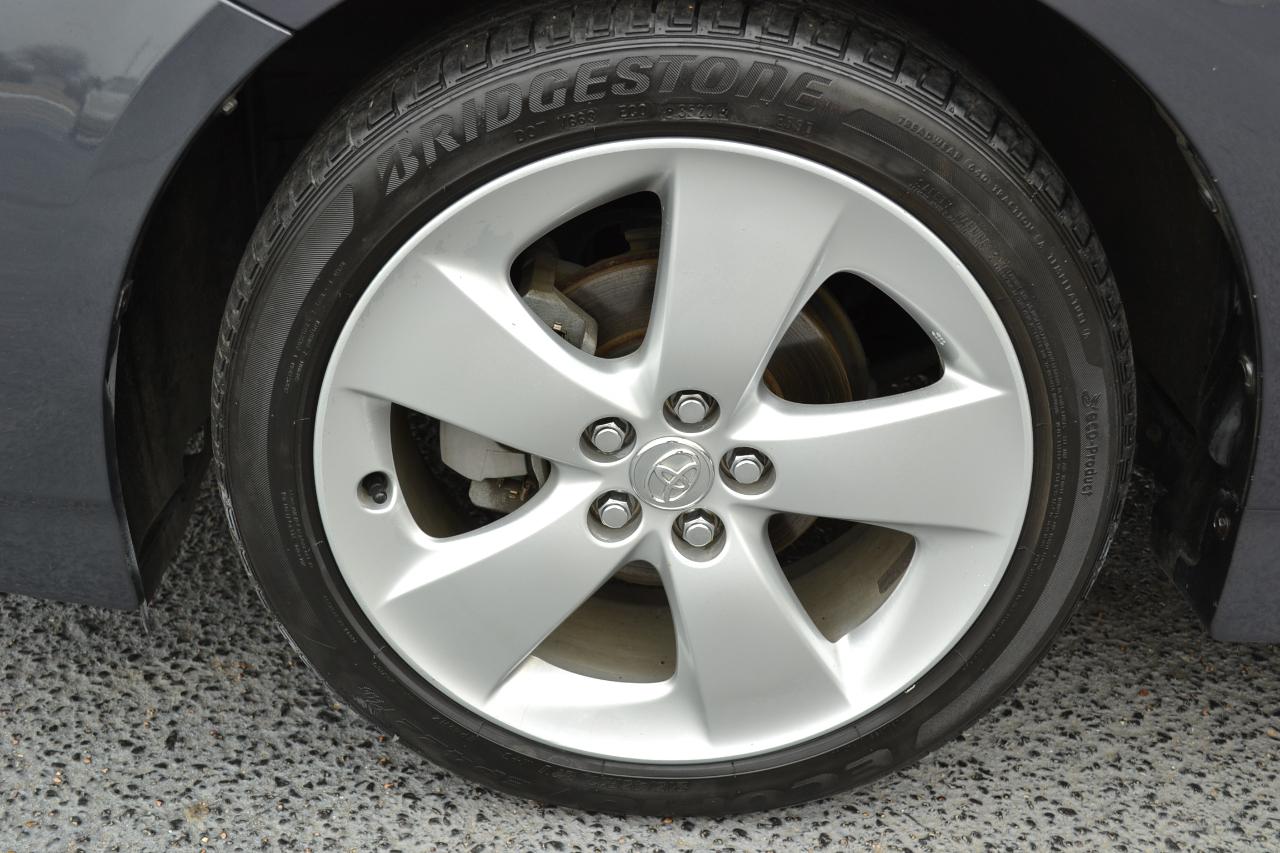 Toyota Prius Prius V 2010