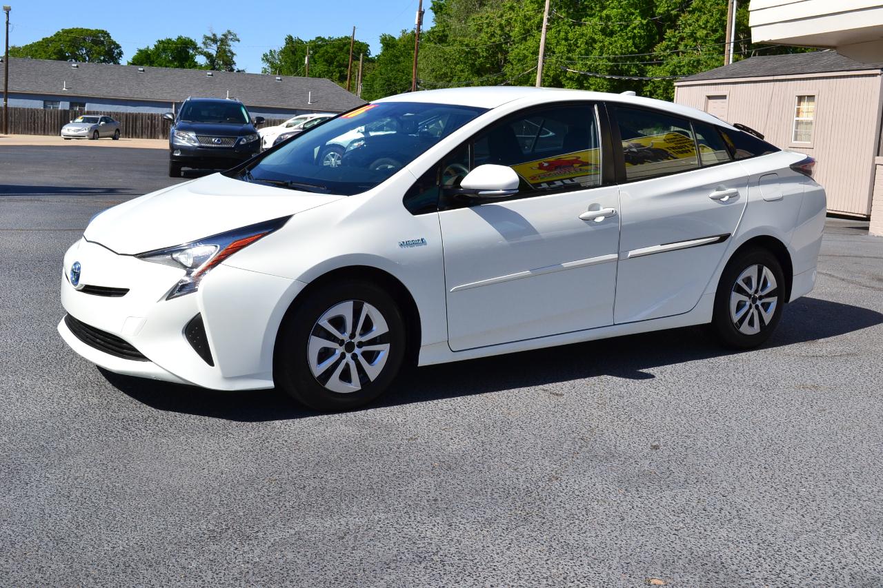 Toyota Prius Four 2016