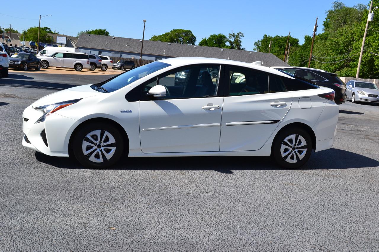 Toyota Prius Four 2016