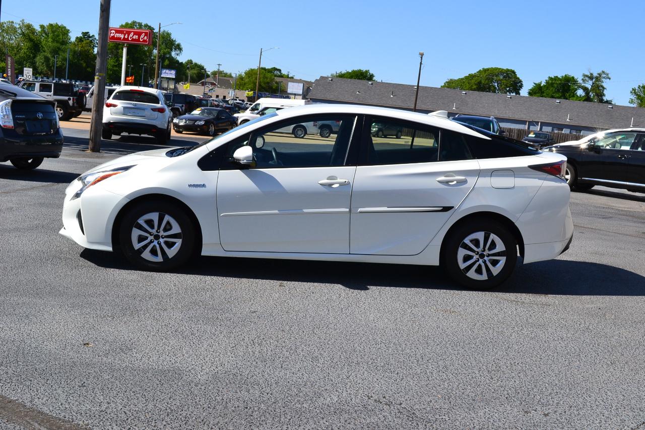 Toyota Prius Four 2016