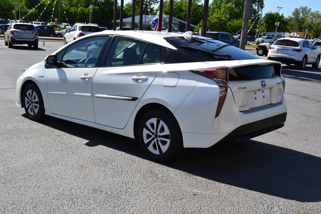 Toyota Prius Four 2016