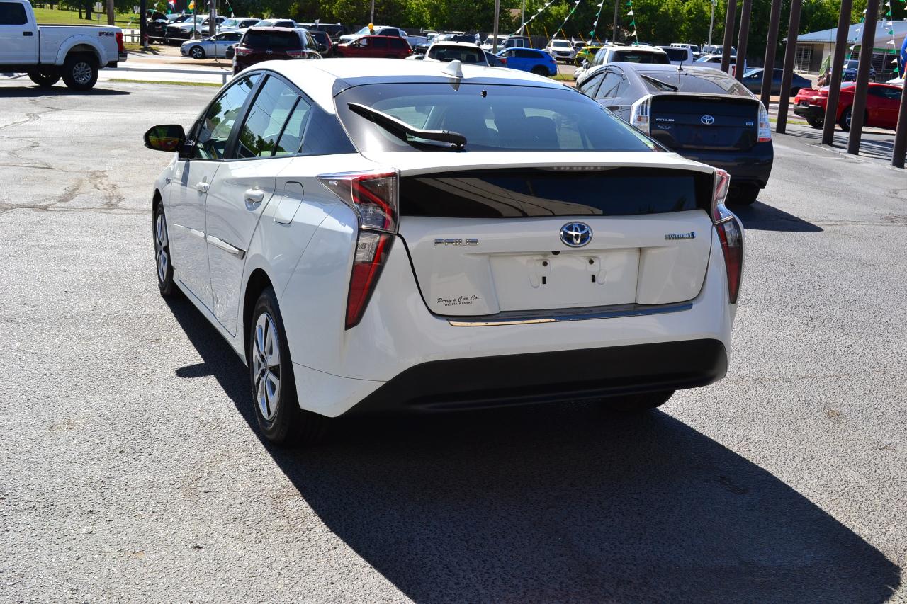 Toyota Prius Four 2016