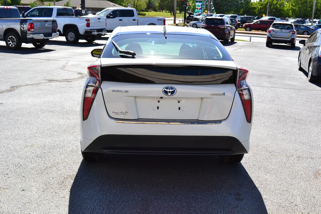 Toyota Prius Four 2016