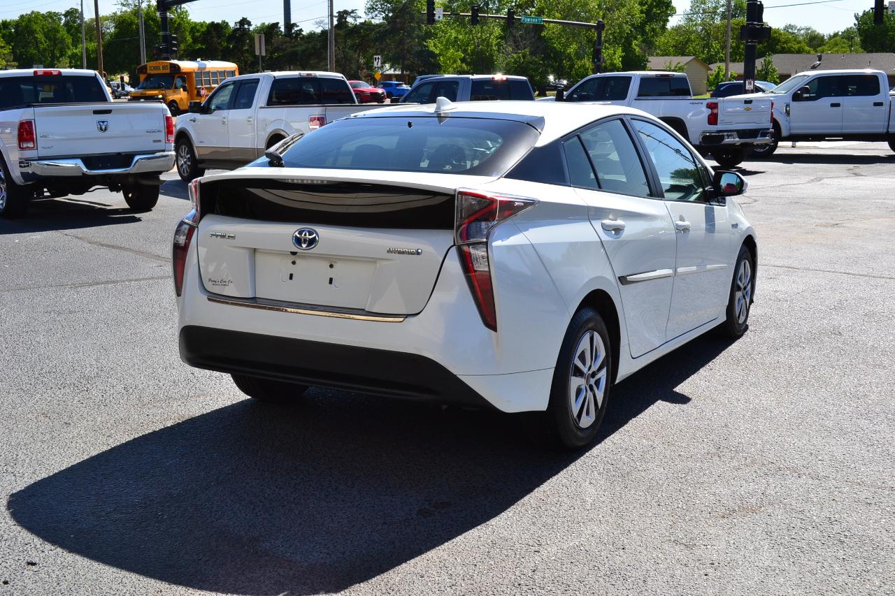 Toyota Prius Four 2016