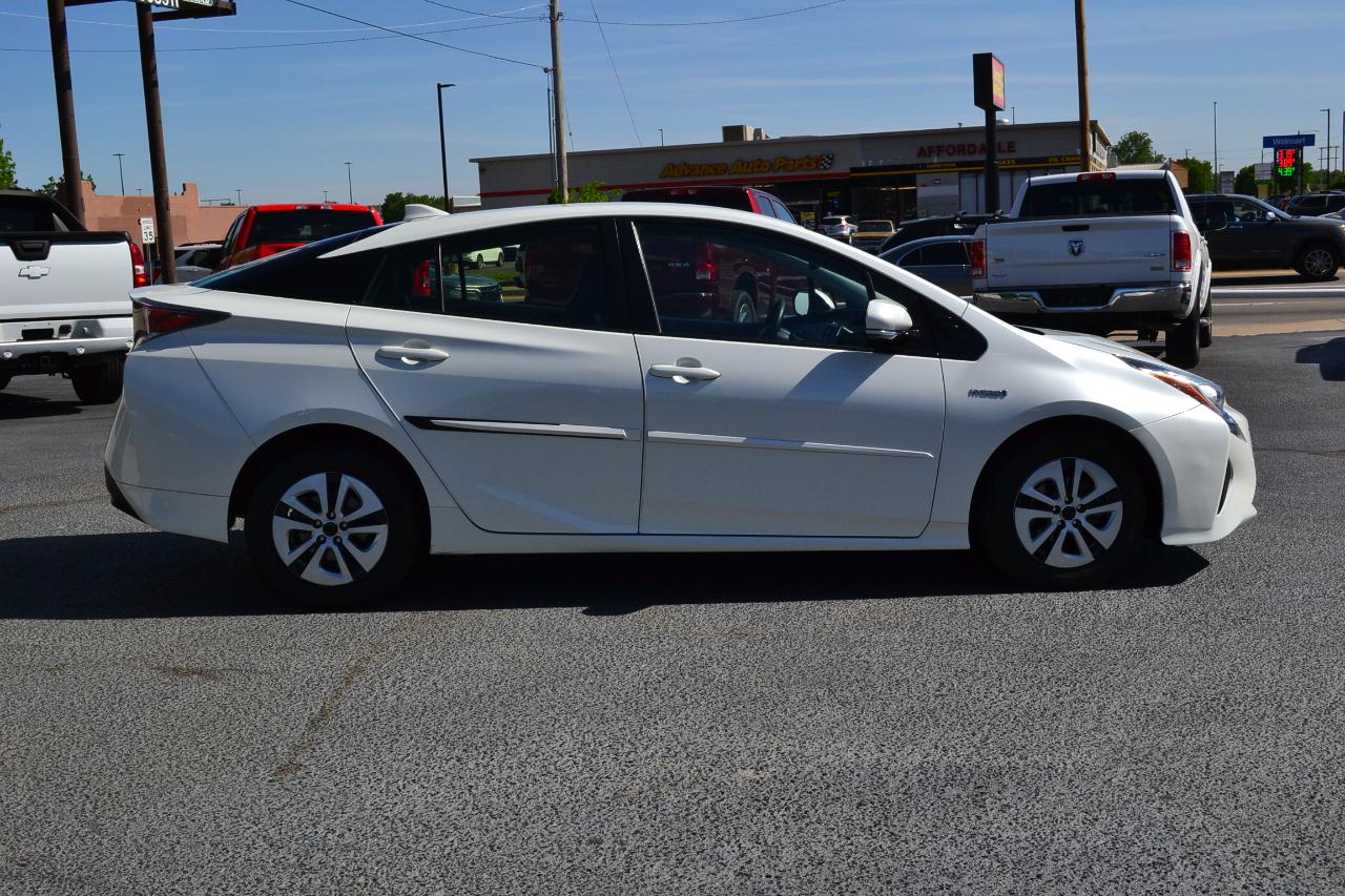 Toyota Prius Four 2016