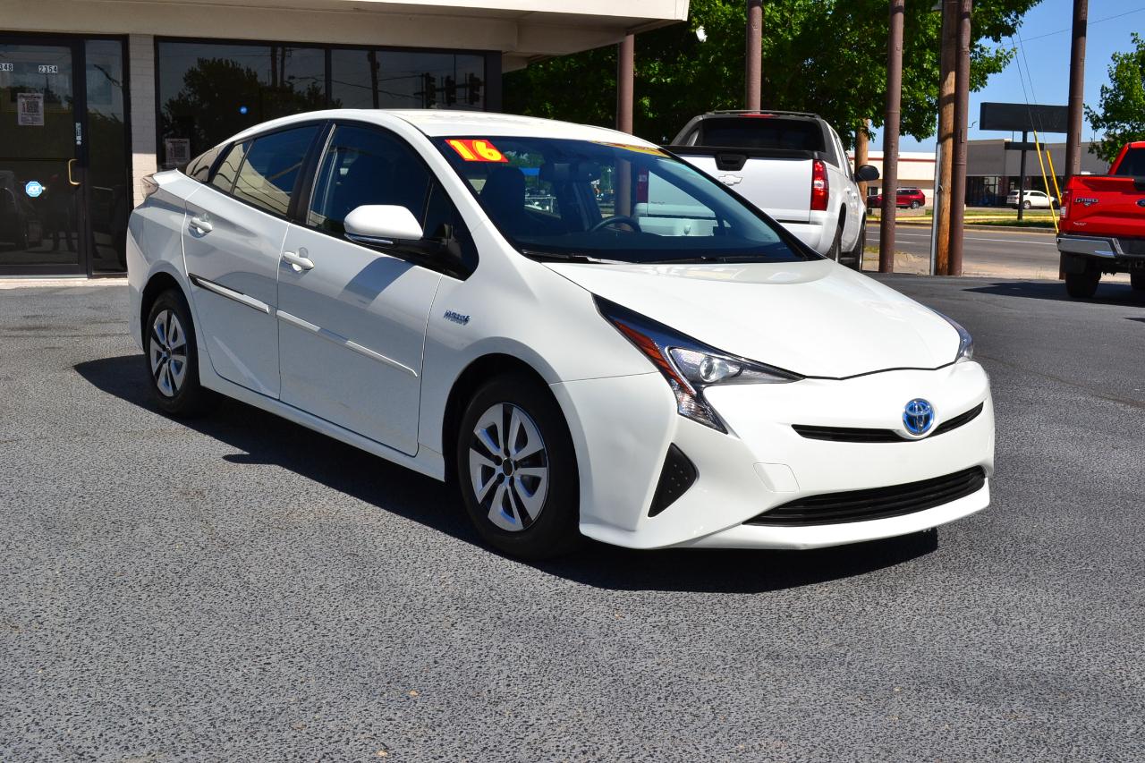 Toyota Prius Four 2016