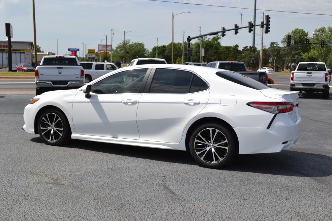 Toyota Camry SE 2018