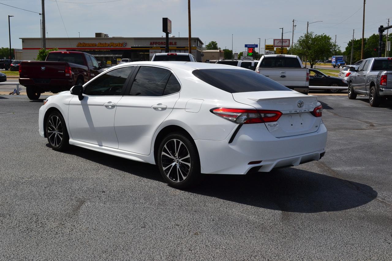 Toyota Camry SE 2018