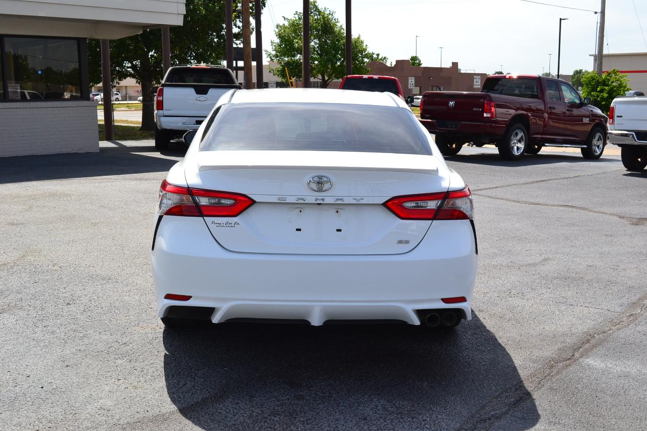 Toyota Camry SE 2018