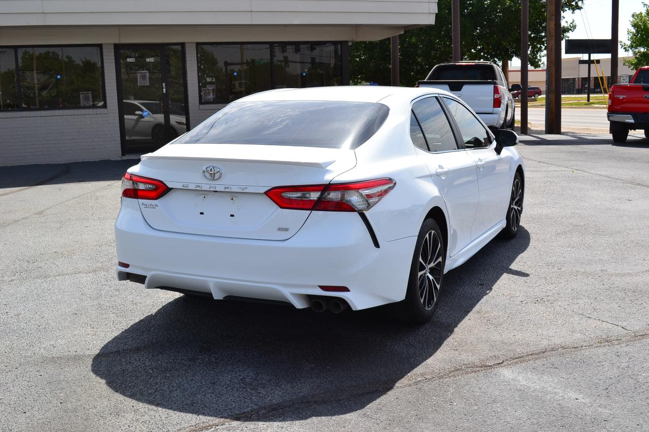 Toyota Camry SE 2018