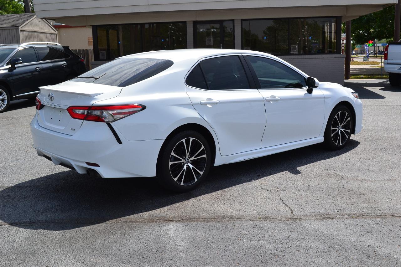 Toyota Camry SE 2018