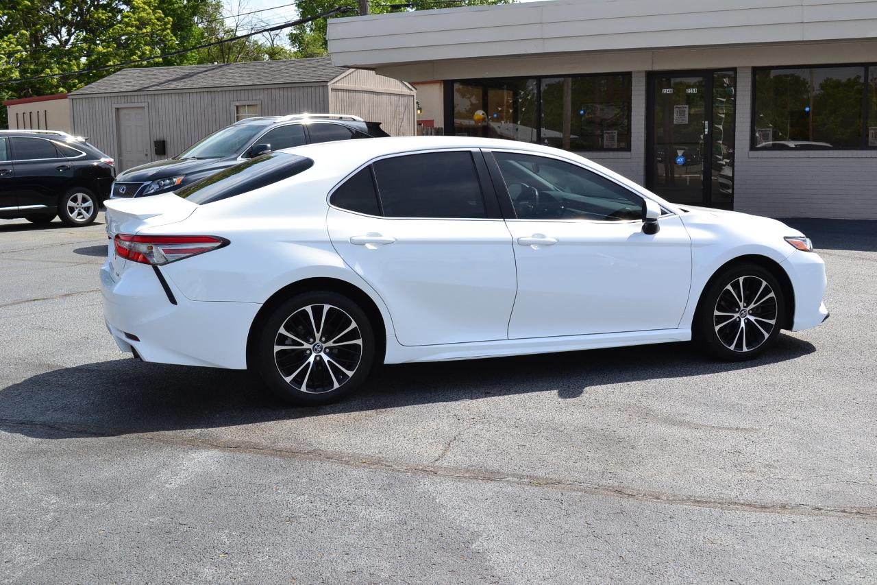 Toyota Camry SE 2018