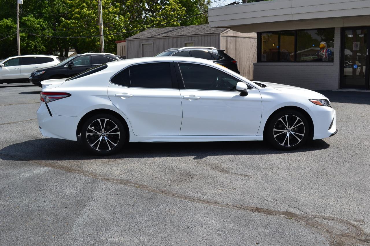 Toyota Camry SE 2018